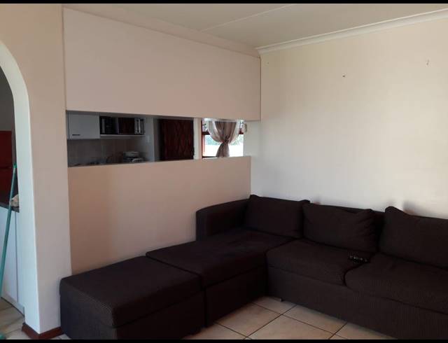 2 BEDROOM TOWNHOUSE RENTED IN CHARLO